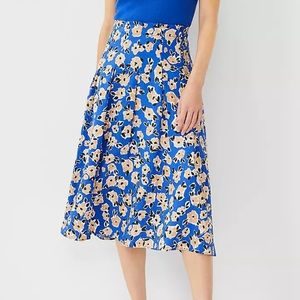 Great Ann Taylor midi skirt! Worn once.